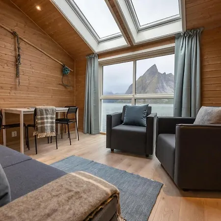 Eliassen Rorbuer Resort 2*