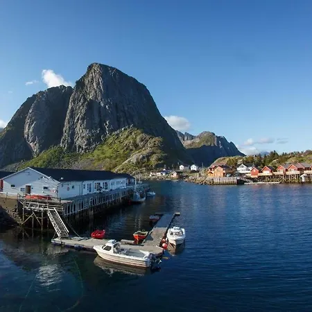Eliassen Rorbuer Reine