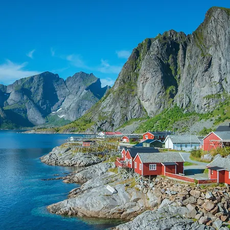 Eliassen Rorbuer Resort 2*