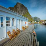 Eliassen Rorbuer Resort Reine