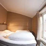 Eliassen Rorbuer 2*