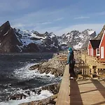 Eliassen Rorbuer Resort Reine