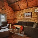 Eliassen Rorbuer Resort Reine