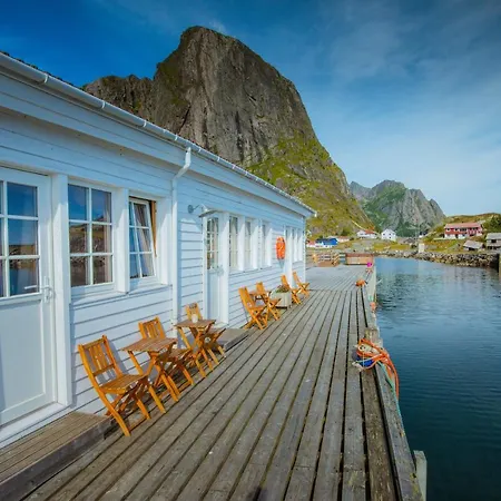 Eliassen Rorbuer Resort Reine