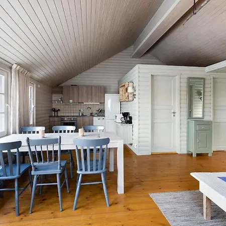 Eliassen Rorbuer Resort Reine