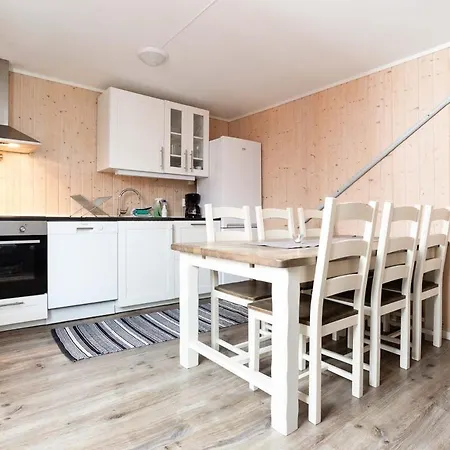 Eliassen Rorbuer Resort Reine