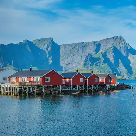 Semesteranläggning (resort) Eliassen Rorbuer 2*