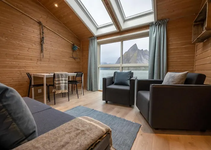 Eliassen Rorbuer Semesteranläggning (resort) 2*