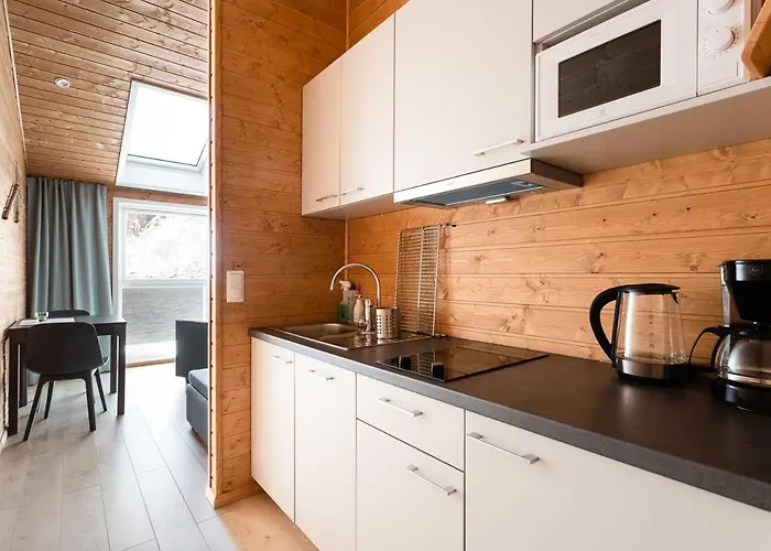 Eliassen Rorbuer Semesteranläggning (resort) 2*