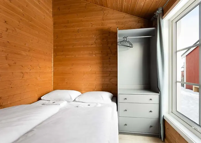 Eliassen Rorbuer Semesteranläggning (resort) 2*