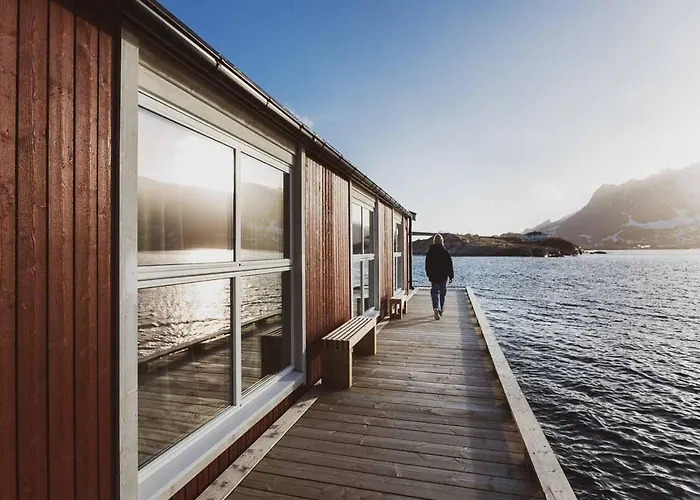 Semesteranläggning (resort) Eliassen Rorbuer 2*