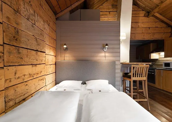 Semesteranläggning (resort) Eliassen Rorbuer