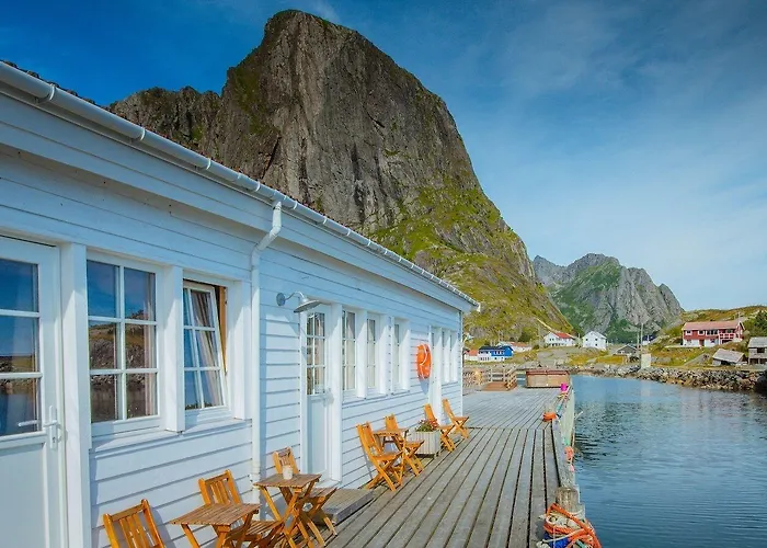 Semesteranläggning (resort) Eliassen Rorbuer 2*