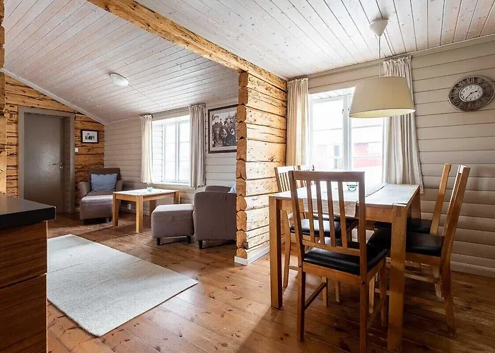 Eliassen Rorbuer Reine