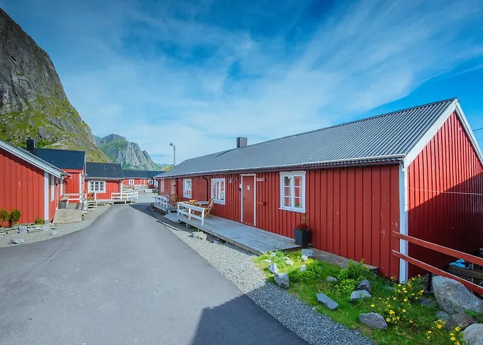 Semesteranläggning (resort) Eliassen Rorbuer 2*